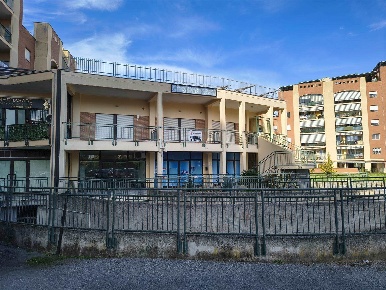 Foto Negozio a Latina Q5 di 160 m² con 4 locali in vendita