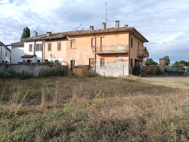 Foto Rustico a Mezzanino Busca Tornello di 250 m² con 10 locali in vendita