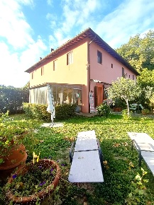 Foto Appartamento a San Casciano in Val di Pesa di 70 m² con 4 locali