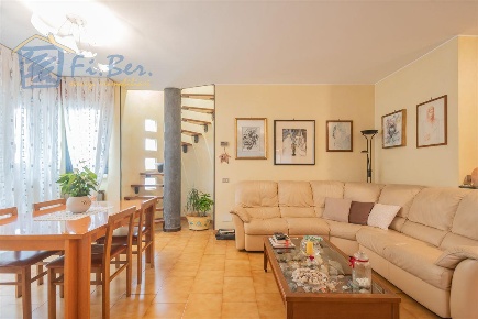 Foto Attico in Via Lombardia, Pioltello Centro di 140 m² con 3 locali