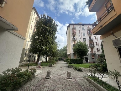 Foto Appartamento in VIALE SARCA, Milano Bicocca di 91 m² con 3 locali