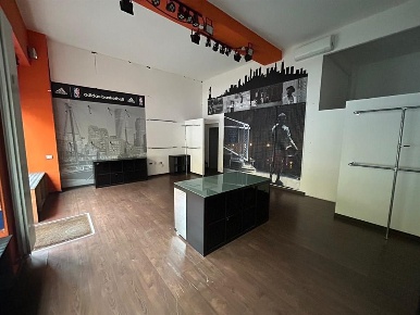 Foto Negozio in Via Washington, Milano Washington di 75 m² con 2 locali