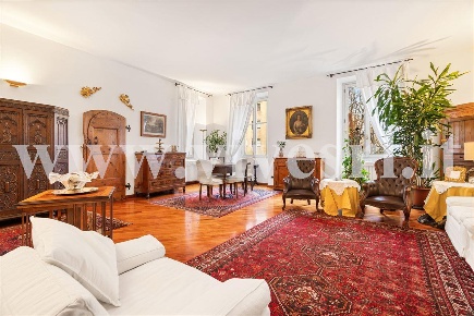 Foto Appartamento in Via De Amicis, Milano Ticinese di 200 m² con 5 locali