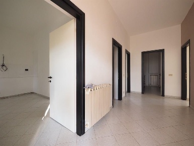Foto Appartamento a Bolano di 80 m² con 4 locali in affitto