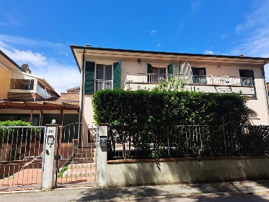 Foto Villa a schiera in VI DICEMBRE 1944, Ravenna di 116 m² con 4 locali