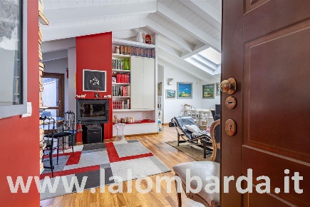 Foto Appartamento in via Cesare Battisti, Vedano al Lambro di 100 m²