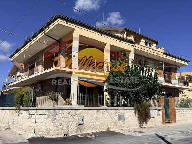 Foto Appartamento in via monte cammarata, Siracusa Epipoli di 80 m²