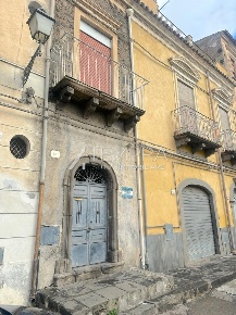 Foto Villa singola a Adrano di 260 m² in vendita