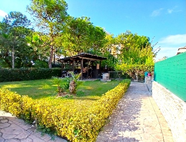 Foto Casa indipendente a San Benedetto del Tronto Porto d'Ascoli di 315 m²