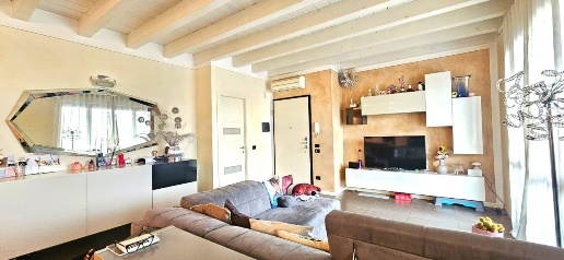 Foto Appartamento a Montirone Centro di 127 m² con 3 locali in vendita