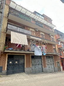 Foto Appartamento a Adrano di 85 m² con 3 locali in vendita