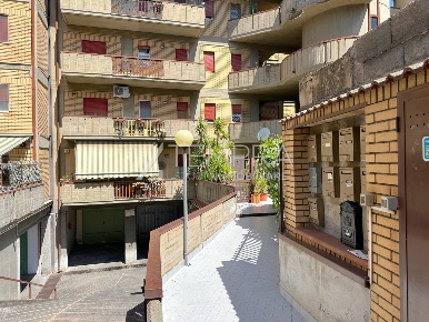 Foto Appartamento a Adrano di 115 m² con 5 locali in vendita