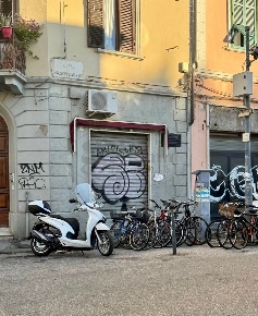 Foto Locale commerciale a Livorno Cavour - San Carlo di 30 m² con 2 locali