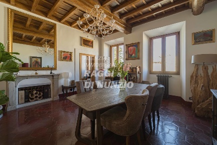 Foto Appartamento in Piazza Paolo III 19, Frascati di 100 m² con 5 locali