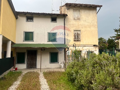 Foto Case semi ndipendenti in Via Luigi Gavin, Precenicco di 87 m²