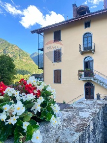 Foto Appartamento in via Monterosa, Scopa Centro di 76 m² con 3 locali