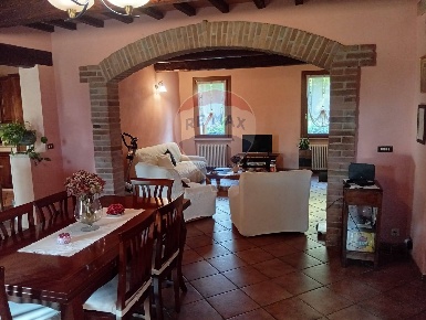 Foto Villa singola a Ostiglia Correggioli di 195 m² con 3 locali in vendita