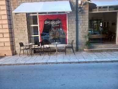 Foto Bar in via bixio, Vittoria Centro di 120 m² con 3 locali in vendita