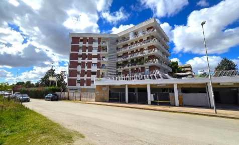 Foto Magazzino in Via Luzzatti, Bari San Pasquale di 186 m² in vendita