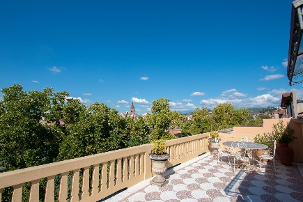 Foto Appartamento in Lungadige Porta Vittoria, Verona Veronetta di 200 m²