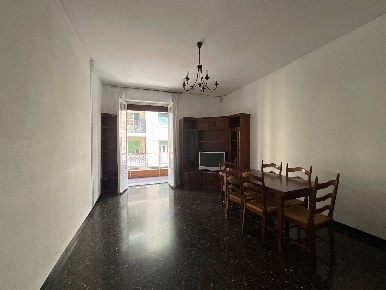 Foto Appartamento in VIA ROBATTO, Savona Centro Storico di 130 m²
