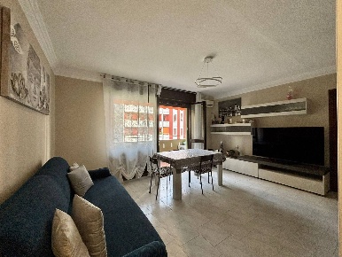 Foto Appartamento in Via Padre Kolbe, Desio di 85 m² con 3 locali