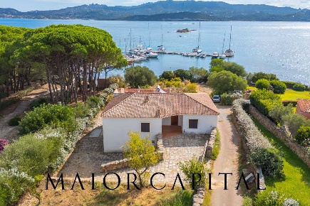 Foto Villa singola in Via Nazionale, Arzachena Cannigione di 450 m²