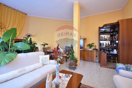 Foto Case semi ndipendenti in via Amalfi, Dormelletto di 150 m² in vendita