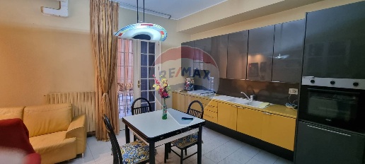 Foto Appartamento in VIA VARESE, Paternò di 134 m² con 6 locali in vendita