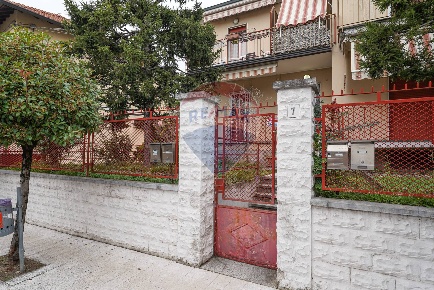 Foto Appartamento in Piazza Sant'Ambrogio, Roncello di 66 m² con 2 locali