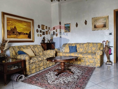 Foto Appartamento in Via Nicola Zingarelli, Catania di 140 m² con 5 locali