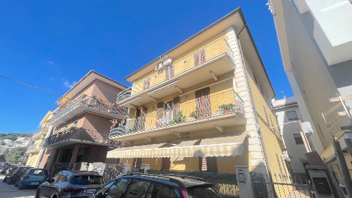 Foto Appartamento in Viua Ugo Foscolo, San Benedetto del Tronto Centro