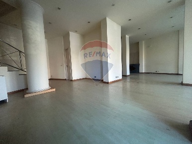 Foto Locale commerciale in via archimede 318, Ragusa San Luigi - Archimede