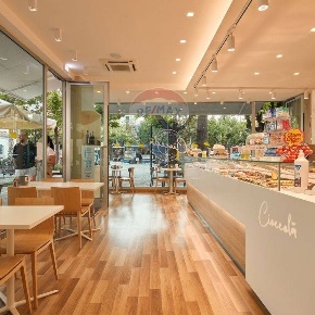 Foto Attività commerciale a Ferrara Centro Storico di 185 m² con 8 locali