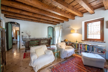 Foto Case semi ndipendenti in Via XX settembre, Verona Veronetta di 335 m²