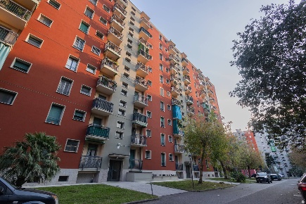 Foto Appartamento in Via Costantino Baroni, Milano Gratosoglio di 90 m²