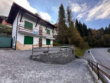 Foto Appartamento in via Achille Papa, Roana Cesuna di 50 m² con 2 locali