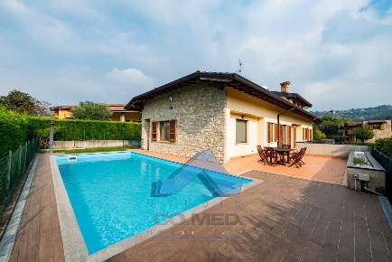 Foto Villa unifamiliare in aldo moro, Torre de' Roveri di 463 m² in vendita