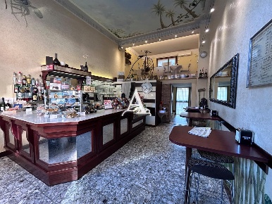 Foto Bar a Mantova Centro di 50 m² con 2 locali in vendita