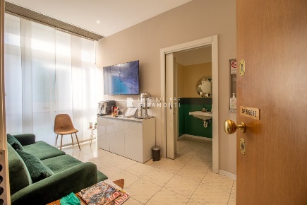 Foto Ufficio in Piazza Manzoni, Lecco Centro di 70 m² con 4 locali