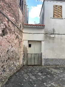Foto Appartamento a Sessa Aurunca Centro di 110 m² con 4 locali in vendita