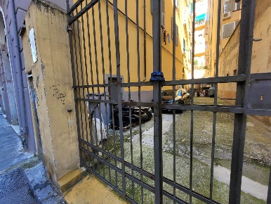 Foto Magazzino in VIA COLOMBO  76, La Spezia Centro Storico di 76 m²
