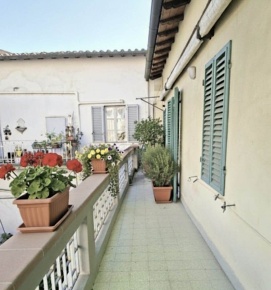 Foto Appartamento in Piazza San Francesco  snc, Prato Pietà di 135 m²