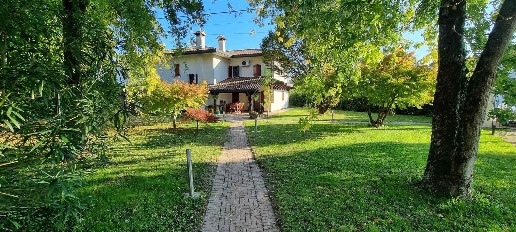 Foto Villa bifamiliare in Via Gallese, Scorzè Rio San Martino di 250 m²