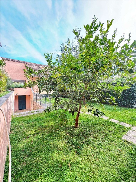 casa indipendente in vendita a Fondi