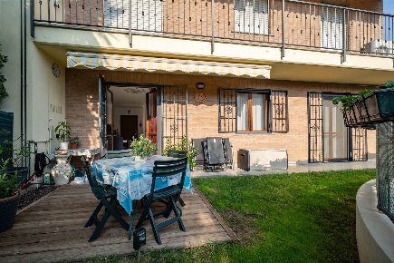 Foto Appartamento in Via meucci 3, Verano Brianza di 91 m² con 3 locali