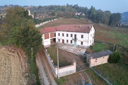 Foto Rustico in corso Asti, Mombercelli Centro di 250 m² con 8 locali