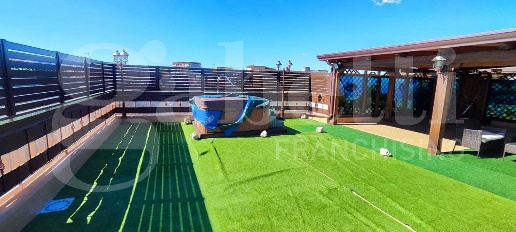 Foto Appartamento in Degli Asteroidi, Napoli Secondigliano di 130 m²