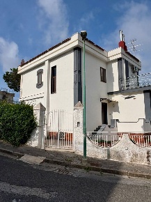 Foto Villa unifamiliare in Via schiana snc, Pozzuoli di 160 m² con 7 locali
