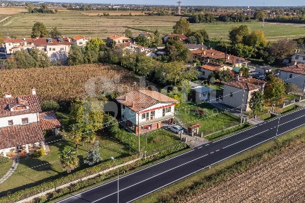 Foto Casa indipendente in Via Friuli 27, Portogruaro Centro di 145 m²